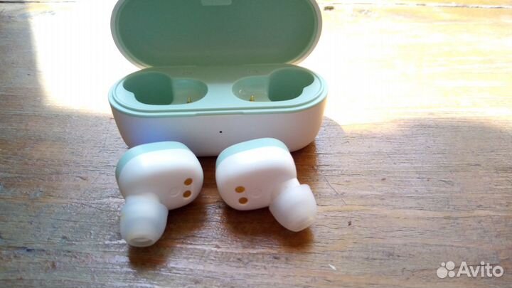 Ausdom TW01S на з/ч