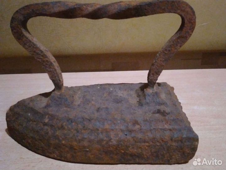 Утюг чугунный