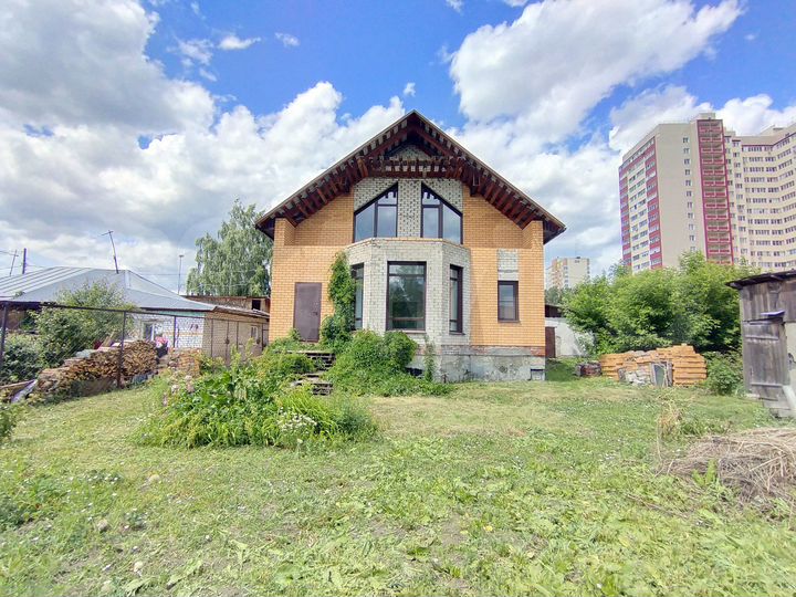 Коттедж 167 м² на участке 6,3 сот.