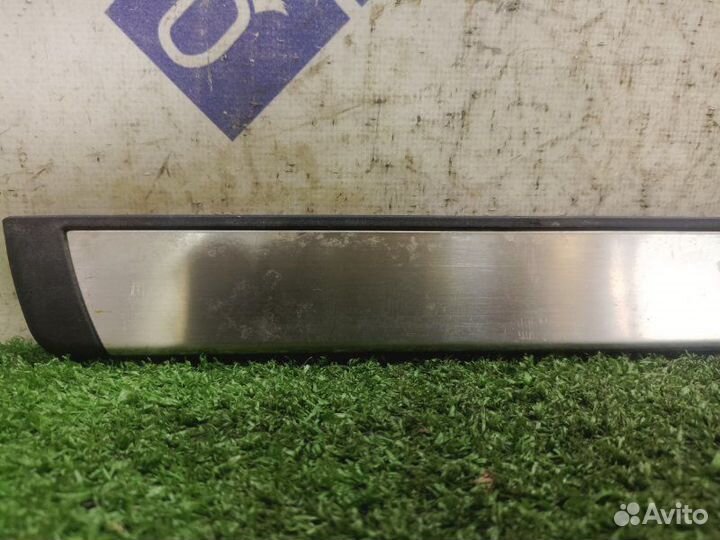 Накладка порога передняя правая Toyota Mark X