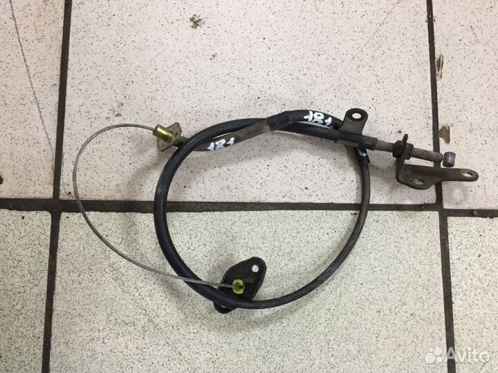 Трос от кулисы к замку Mitsubishi Montero Sport 1