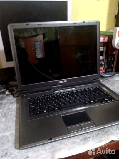 Ноутбук asus
