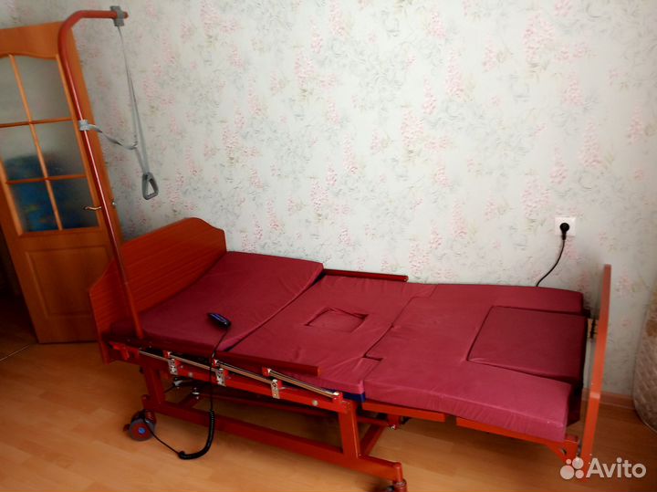 Кровать для лежачих больных с электроприводом