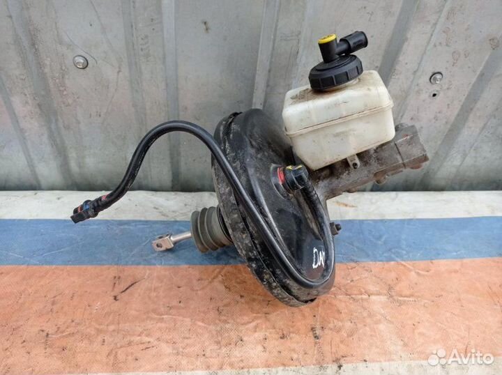 Цилиндр главный тормозной с бачком Renault Duster