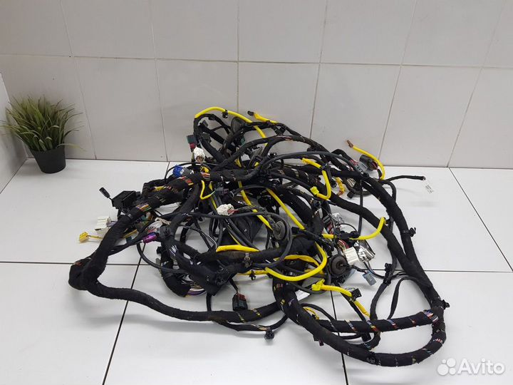 Электропроводка салона (Geely Atlas Pro)