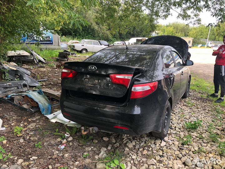 В разбор поступил Kia Rio 4, 3 киа рио