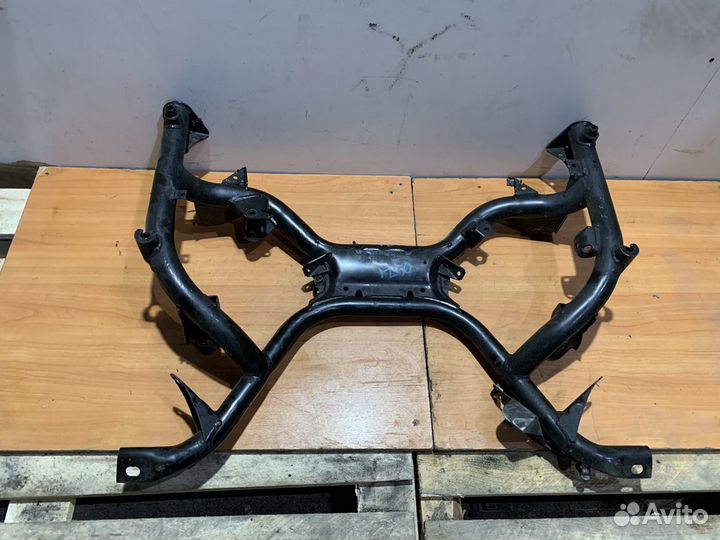 Подрамник передний Bmw e38