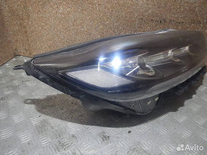 Фара правая Kia Sorento/Sorento Prime