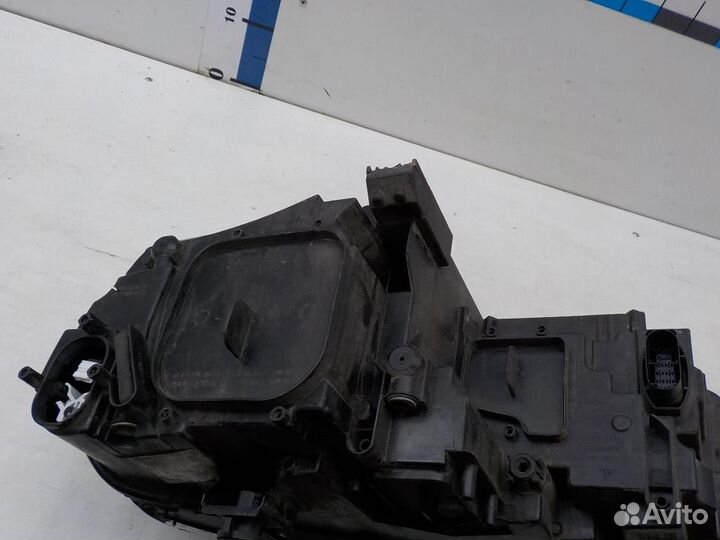 Фара правая Volkswagen Tiguan