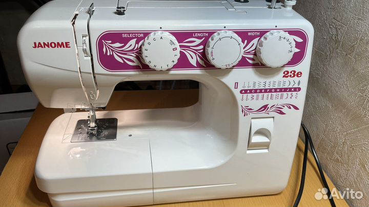 Швейная машина Janome 23e