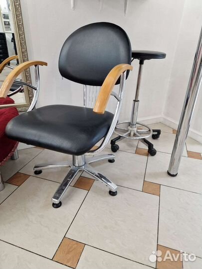 Парикмахерский стул