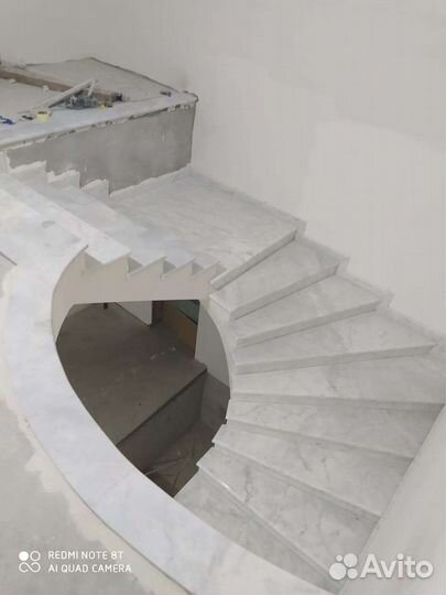 Лестница из мрамора