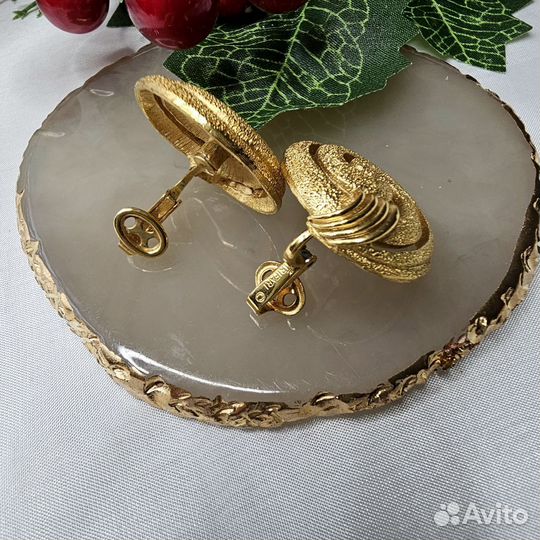 Trifari клипсы винтаж