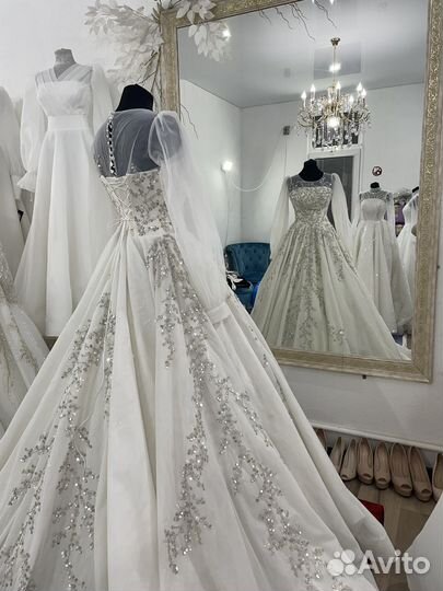 Свадебное платье