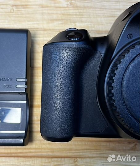 Canon 250d kit на гарантии до 2025