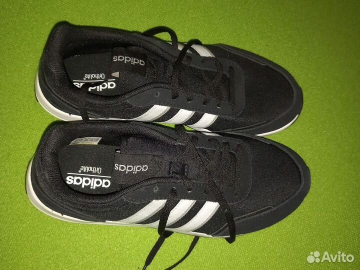 Кроссовки Adidas новые размер 38.5