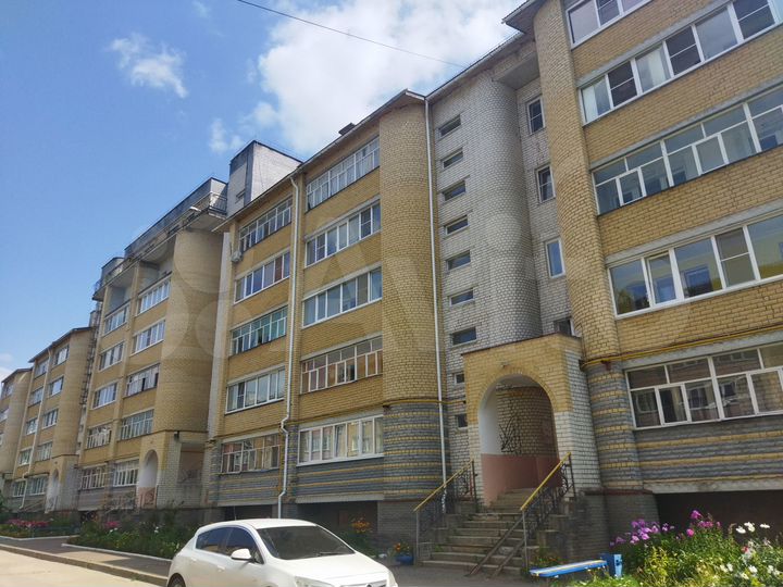 2-к. квартира, 63 м², 5/5 эт.