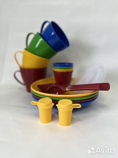Набор пластиковой посуды