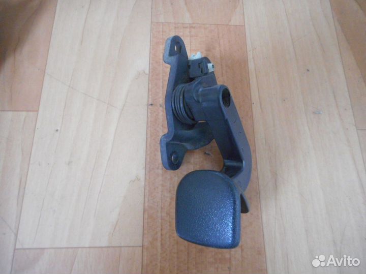 Ручка двери внутренняя правая Nissan Maxima (88-94