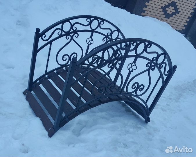 Кованый мостик для сада