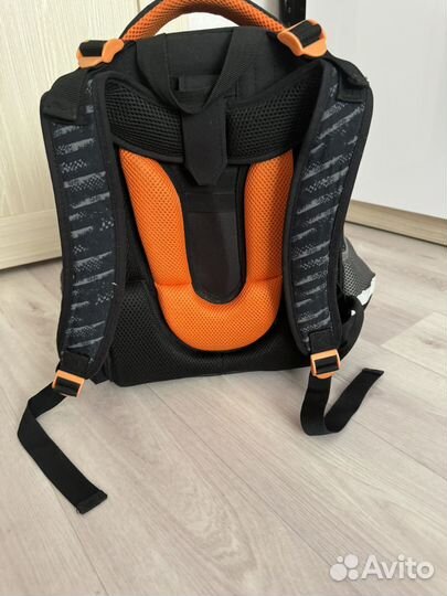 Школьный рюкзак с пеналом