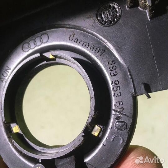 Кожух рулевой колонки нижний Ауди 80 90 Б3