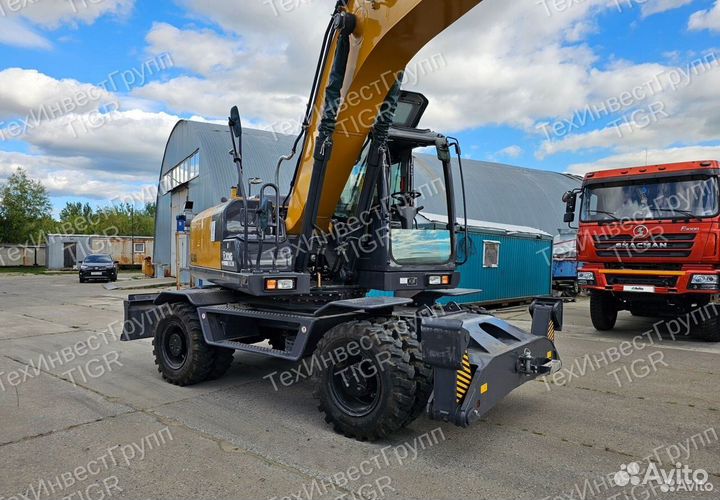 Колёсный экскаватор XCMG XE210WD, 2023