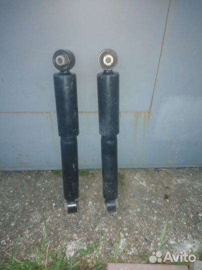 Задние амортизаторы Тойота Рав 4