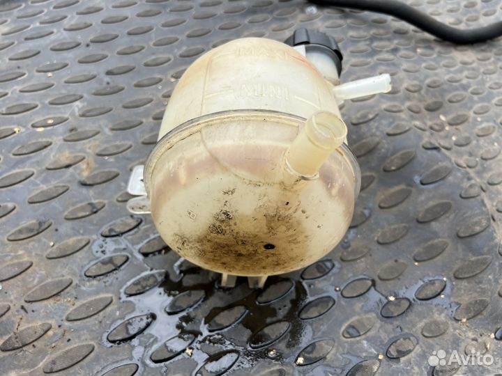 Бачок расширительный Nissan Almera G15