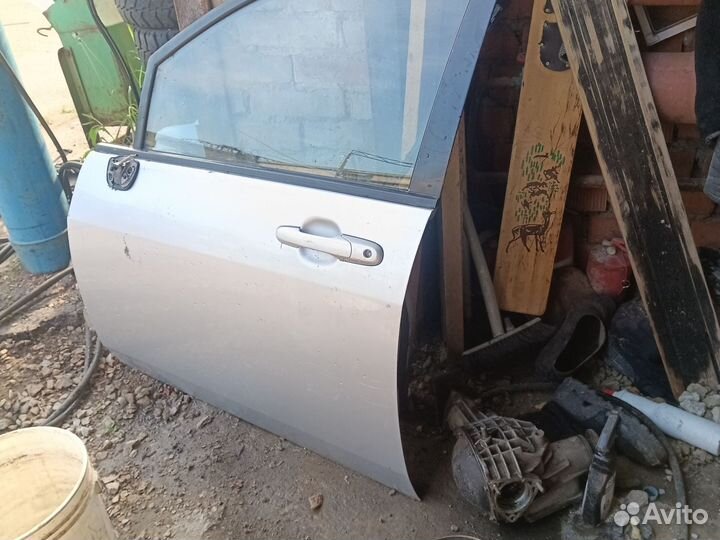 Дверь передняя левая suzuki Liana 2002 седан