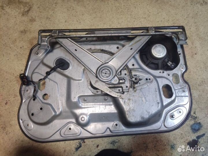 Стеклоподъемник передний левый Ford Focus 2 1.8