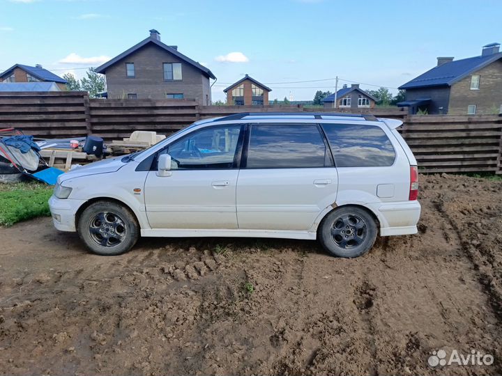 Mitsubishi Chariot 2.4 AT, 1997, 197 000 км