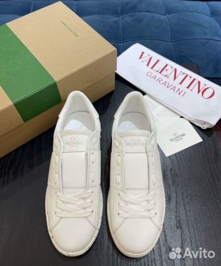 Кроссовки valentino