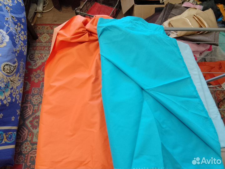 Отрез ткани плащевка