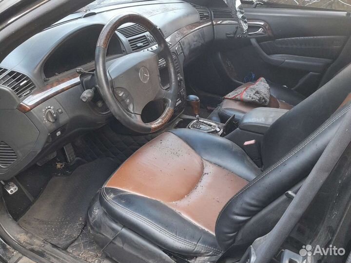 Телевизор мерседес 220