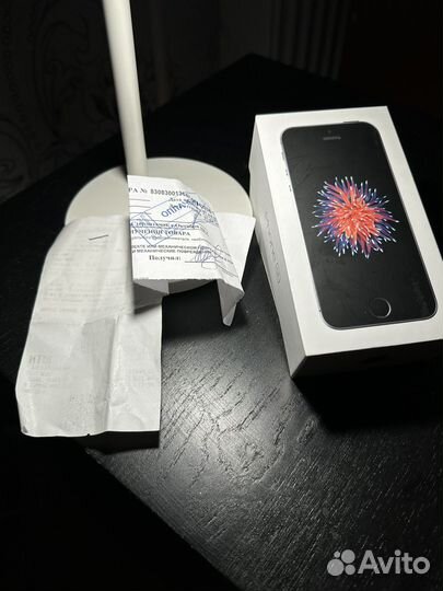 iPhone SE, 64 ГБ