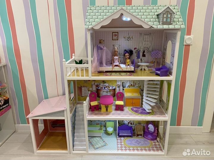 Большой кукольный домик(с мебелью)