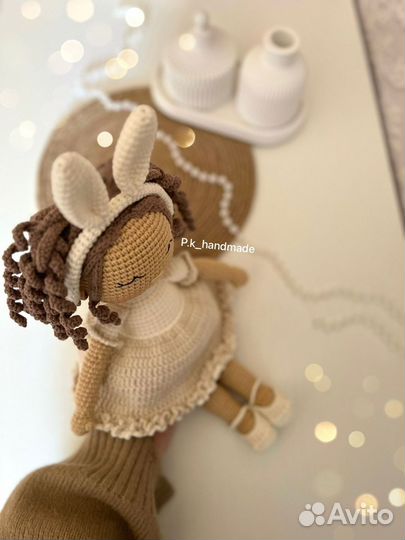 Вязаная кукла ручной работы