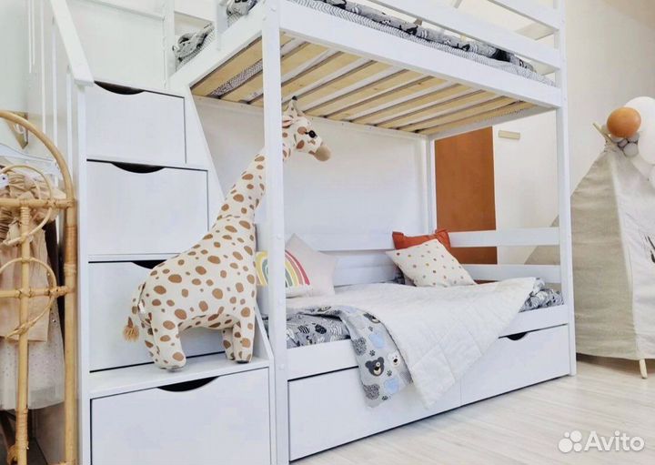 Двухъярусная кровать- домик