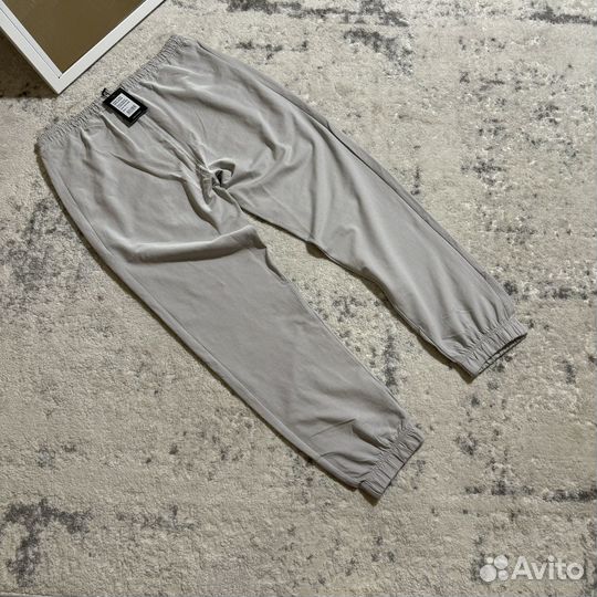 Штаны Weekend Offender новые L