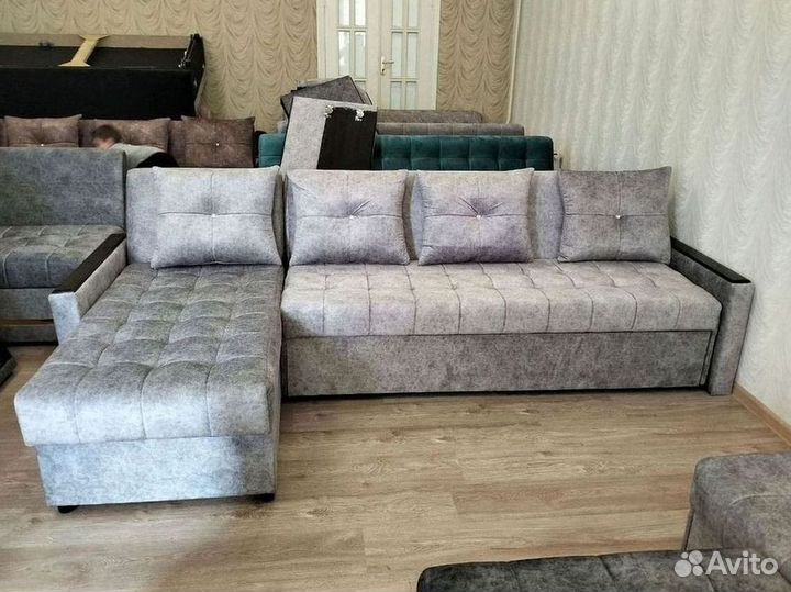 Угловой диван раскладной в наличии не б/у