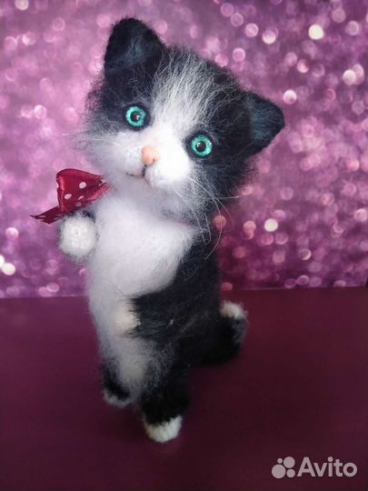 Вязаный котик игрушка