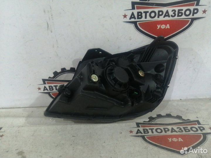 Фара передняя правая Kia Rio 2 JB 2009