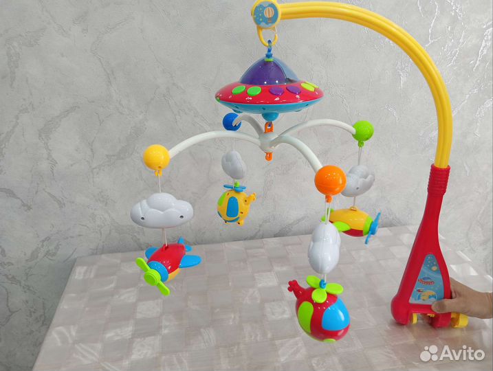 Музыкальная карусель на кроватку