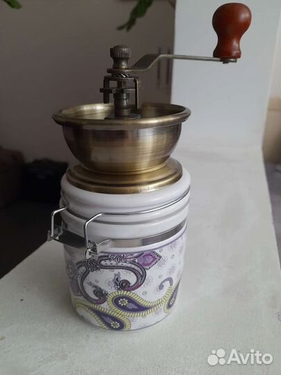 Кофемолка ручная Wellberg новая