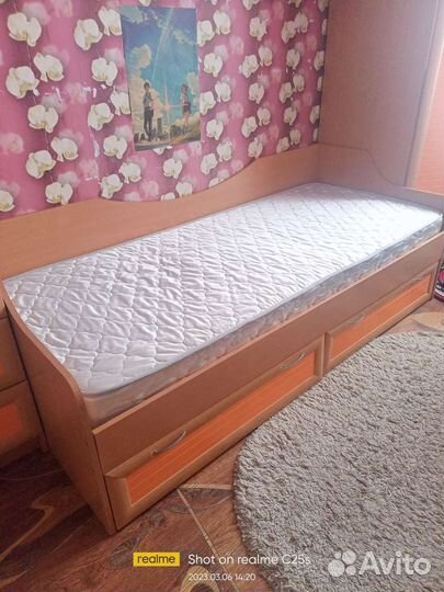 Спальный гарнитур