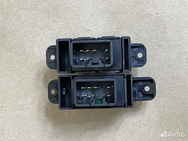 Кнопка стеклоподьемника huyndai solaris перед зад