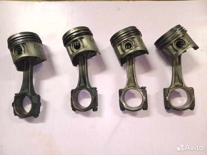 Поршень в сборе с шатуном Mitsubishi Pajero 4M40