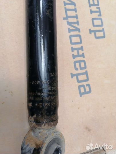 Задние стойки амортизатора Volkswagen Polo 2014