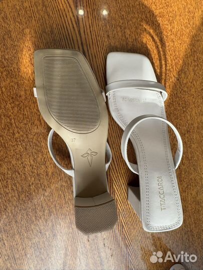 Босоножки летние 37